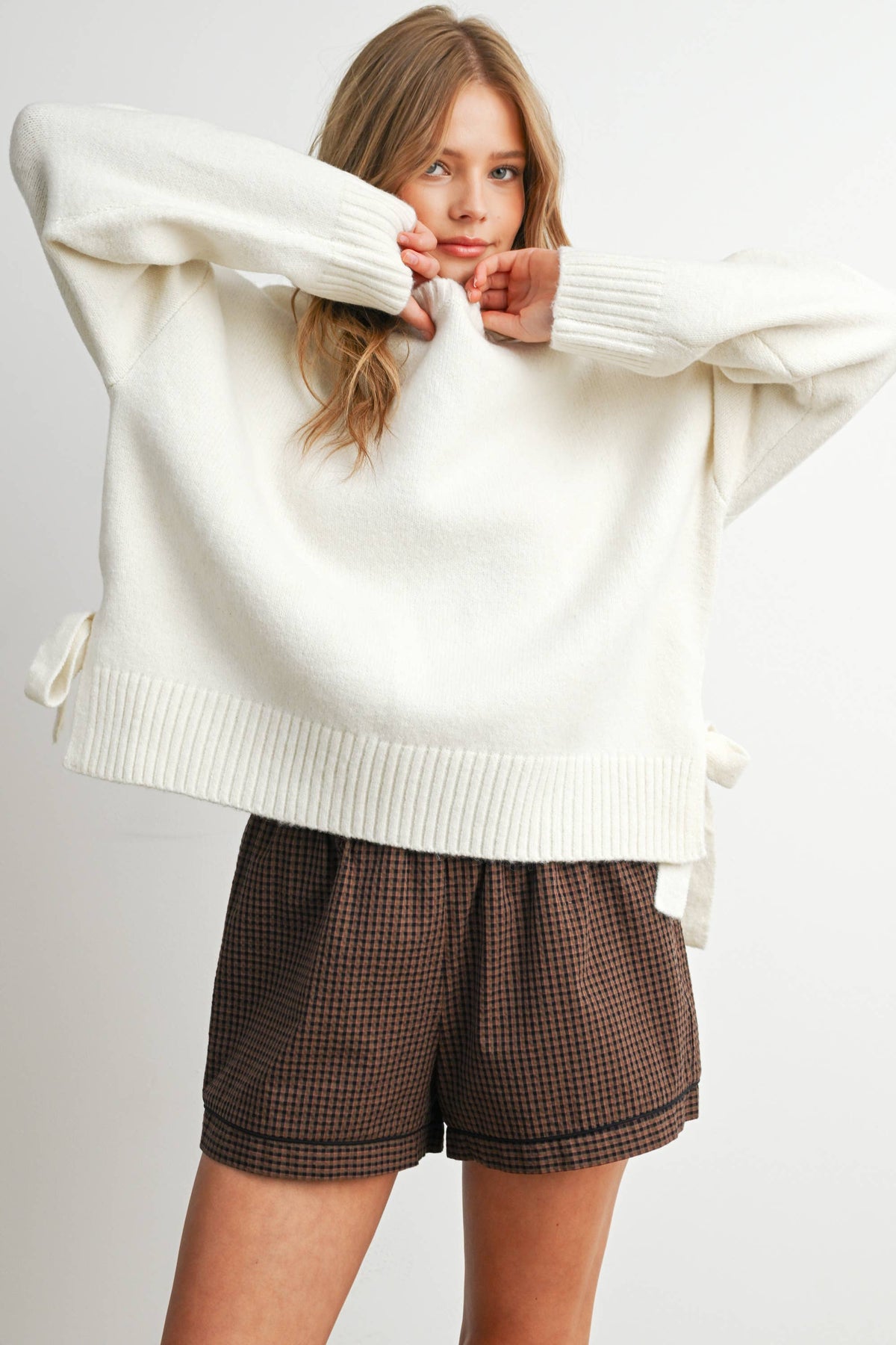 Elastic High-Waisted Trimmed Shorts