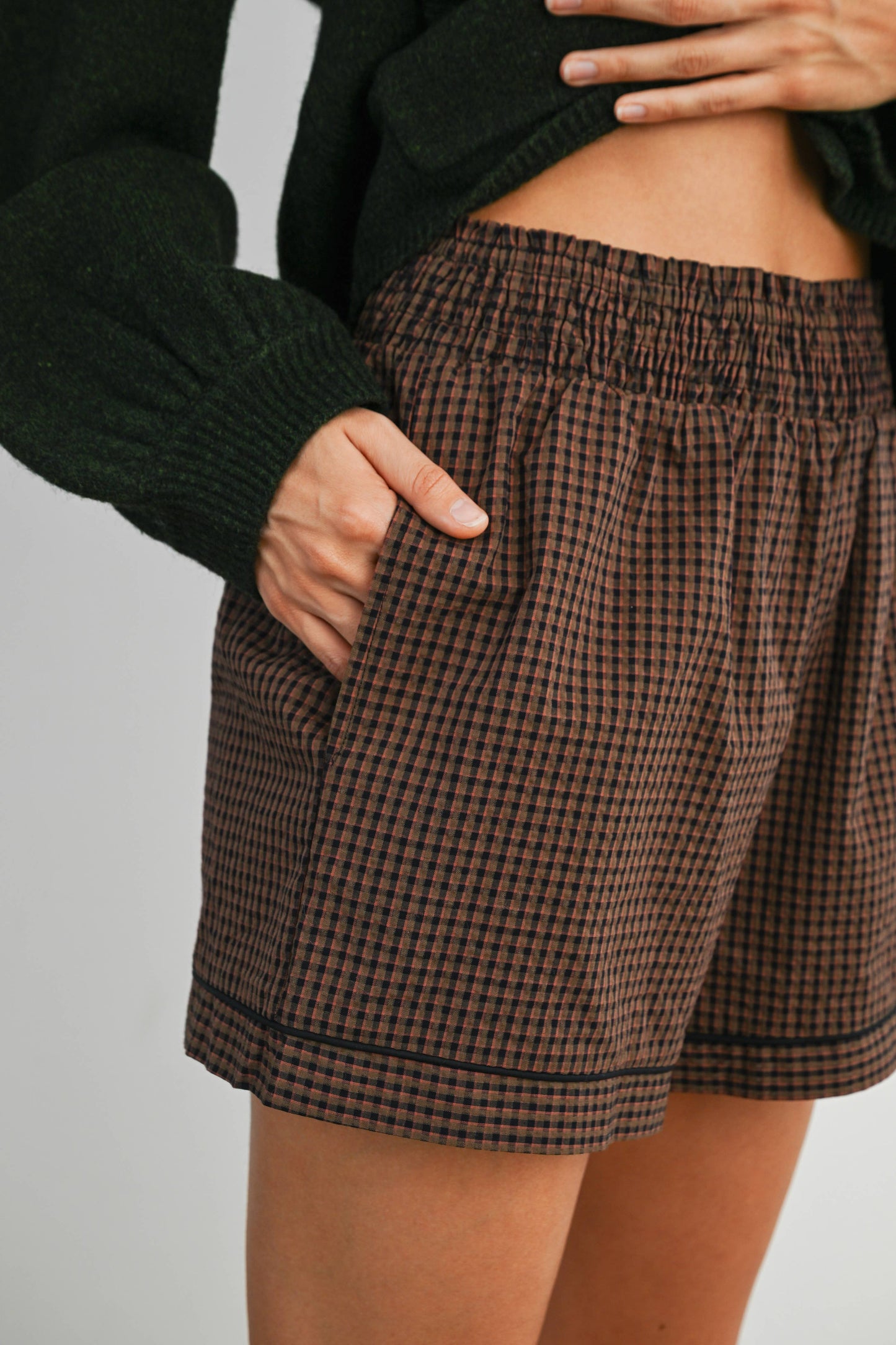 Elastic High-Waisted Trimmed Shorts